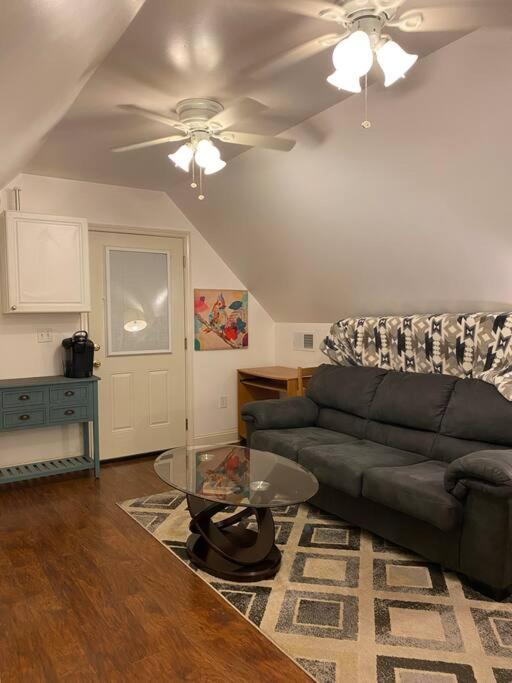 IrmoSpacious & Private 2Nd Flr. Apt.アパートメント エクステリア 写真